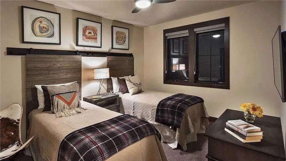 Blackstone Lodge 4 BedroomHoliday home By Moving Mountains