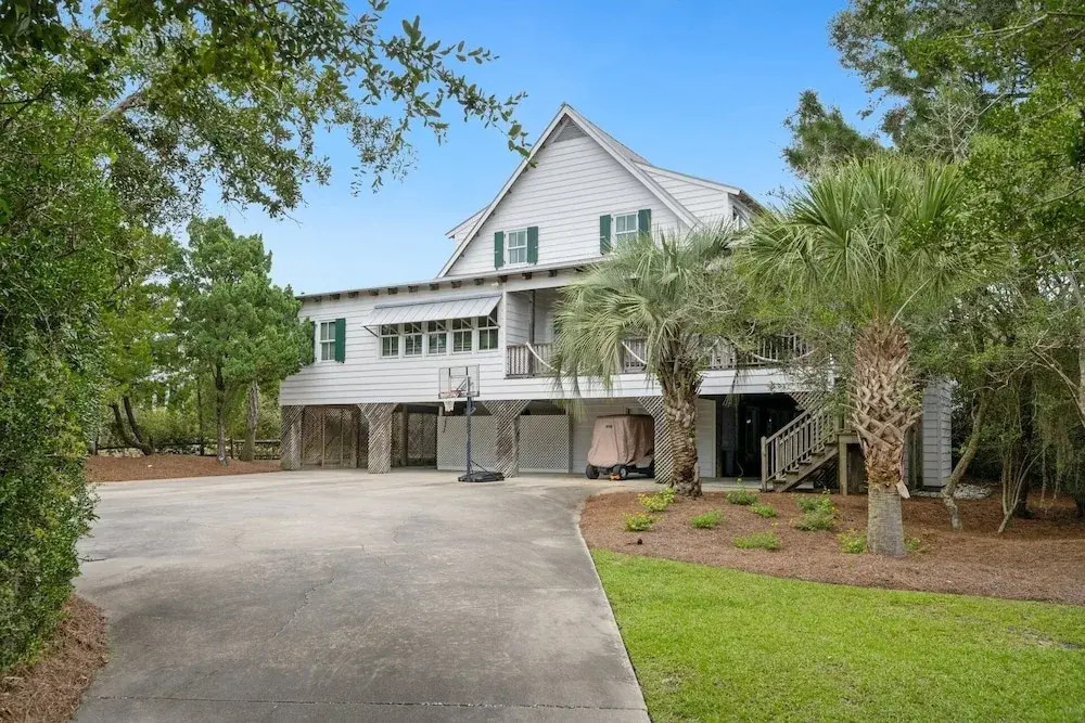 Spectacular Oceanfront Living With An Inviting Kitchen Perfect For Entertaining Kitchens Beach House 9 Bedroom Home by Peace Vacations