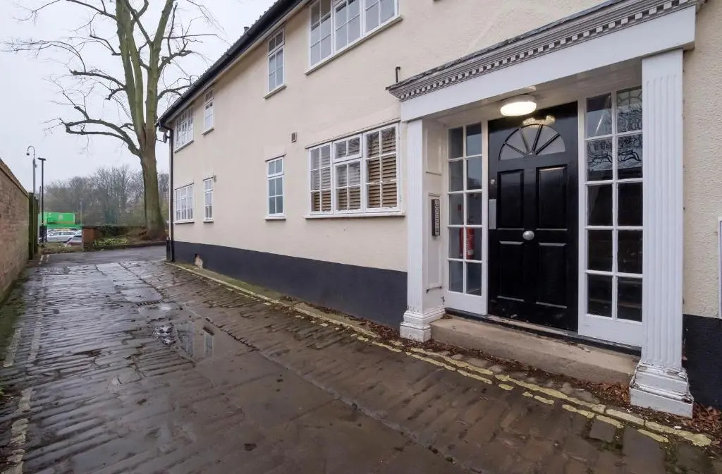Abbotts Mews - Studio Apartment