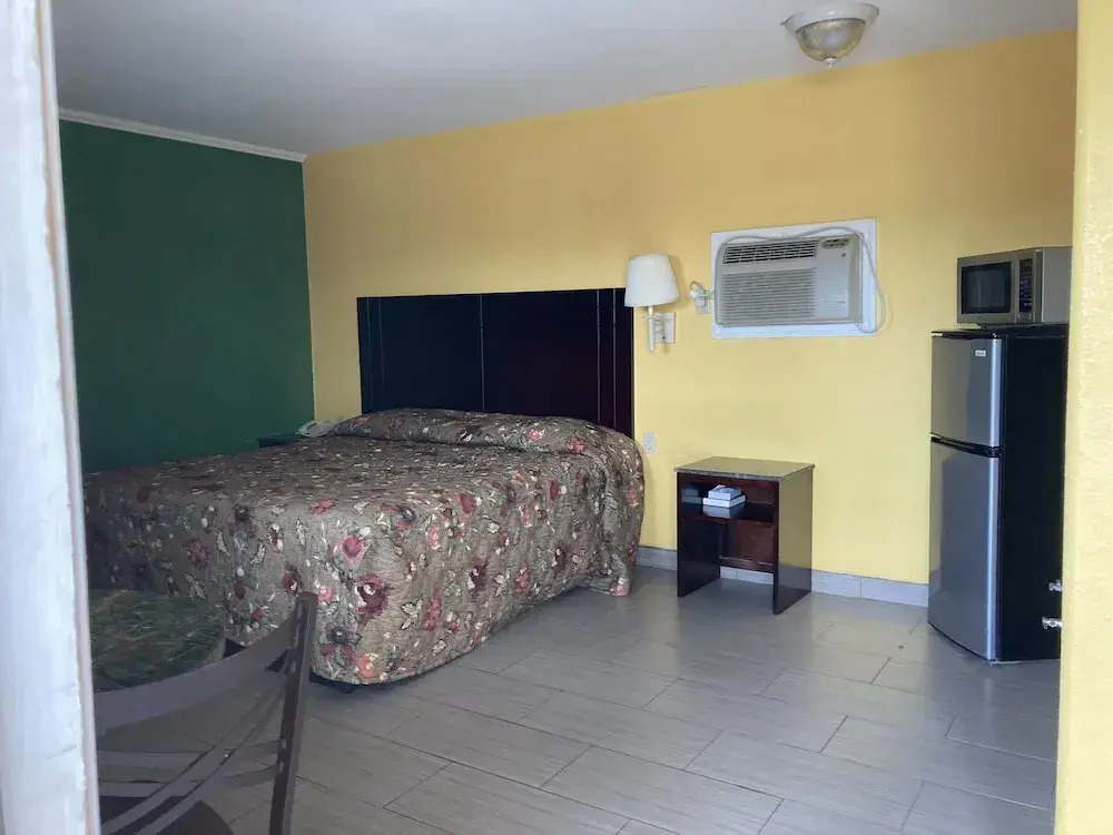 Capri motel