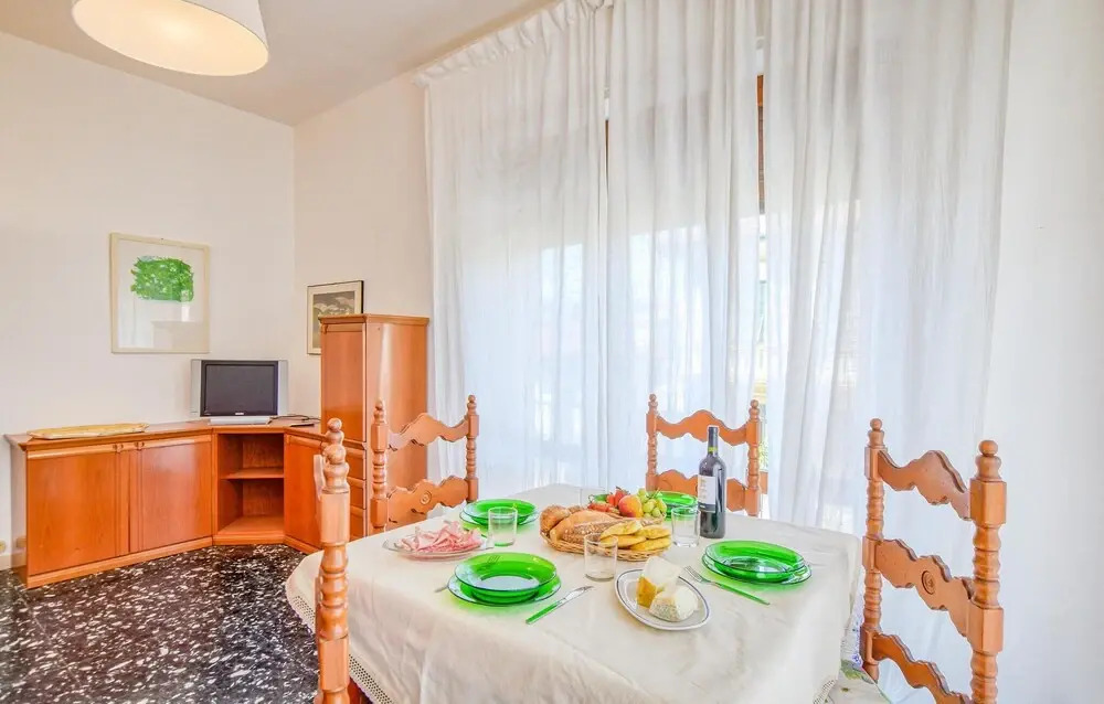 Beautiful Apartment in Viareggio With 3 Bedrooms and Wifi