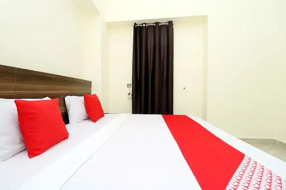 Arora classic guest house