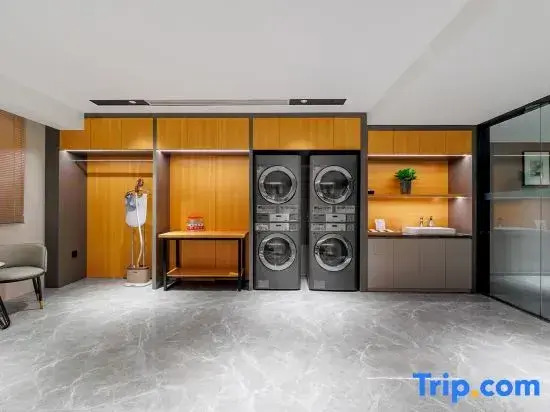 Homeinn Selected Hotel (Urumqi Convention Wuyue Plaza)