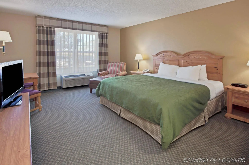 Country Inn & Suites by Radisson, Grinnell, IA