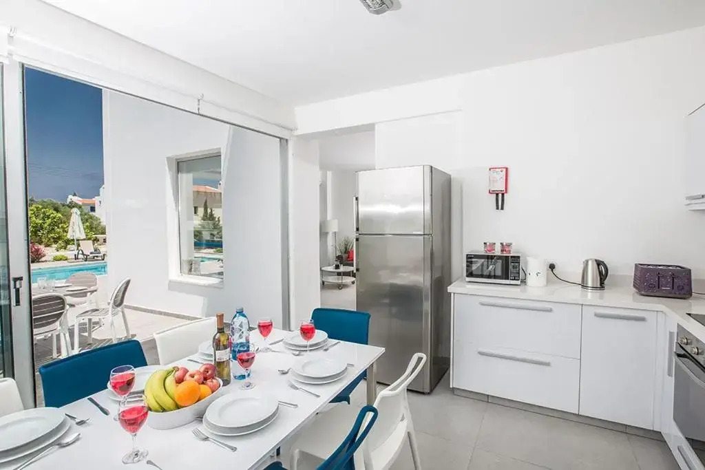 Villa Ochosto Helios - Beautiful 5 Bedroom Protaras Villa - Walking Distance