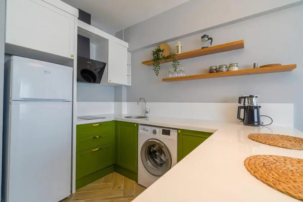 Modern and Central Flat Near Beach in Antalya