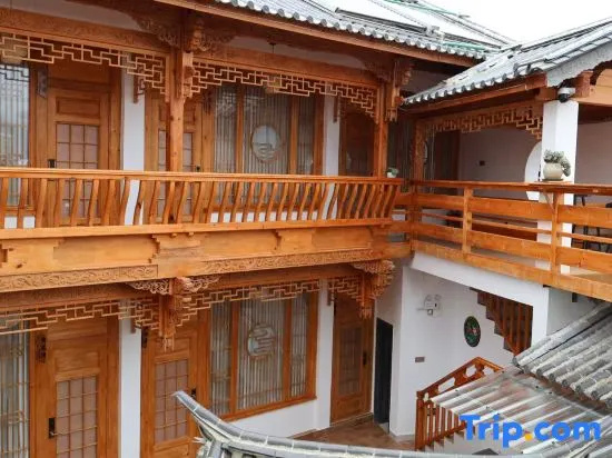 Shaxi Wanlan Courtyard