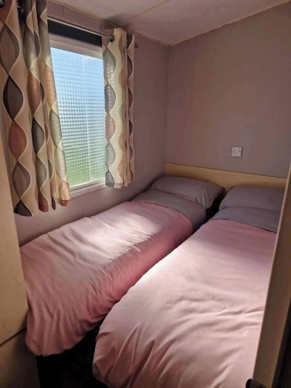 Cabin Sleeps 6 With Wifi