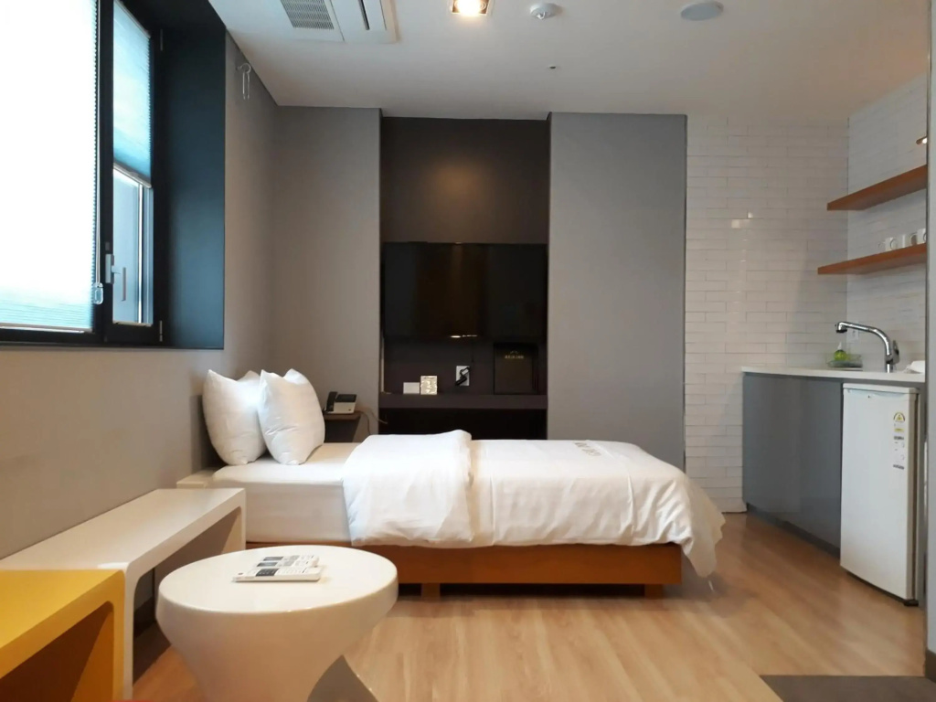 Grid Inn Hotel