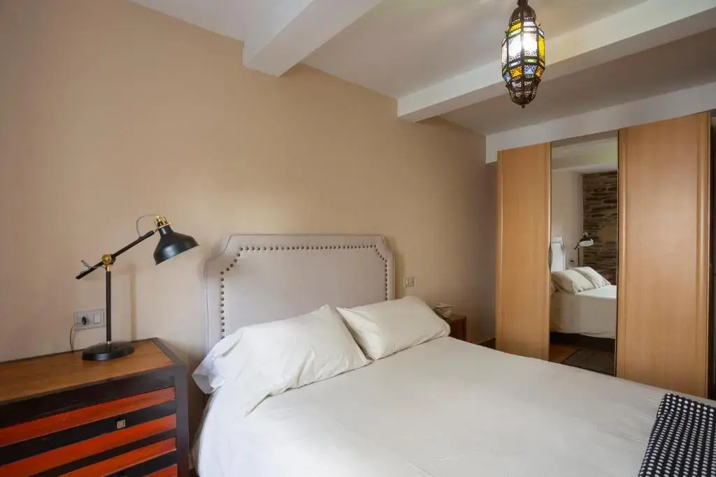 Bed & Center