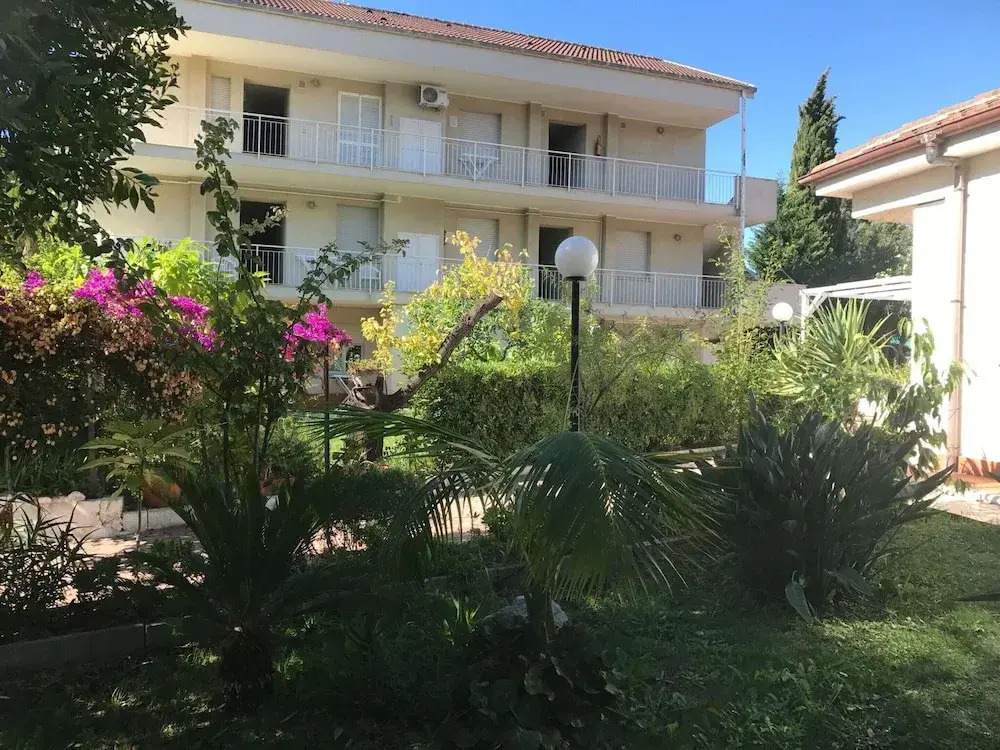 Loano Apartment With Pool for 6