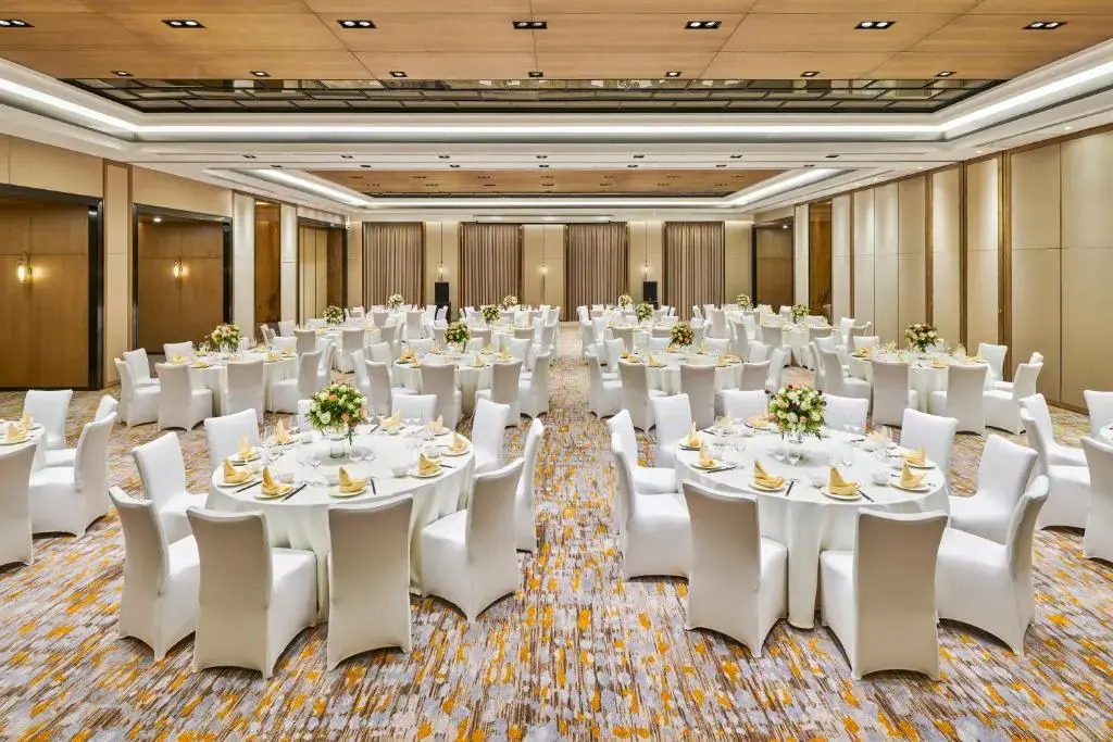 Lushan West Sea Resort, Curio Collection by Hilton
