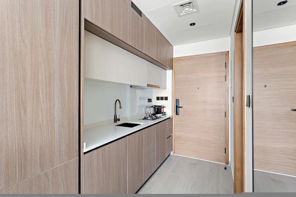Charming Studio in Arjan With Pool and gym