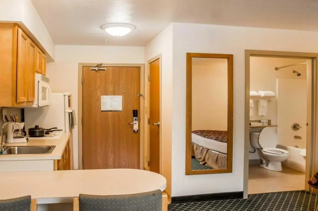 Birch Hill Suites Dayton-WP AFB