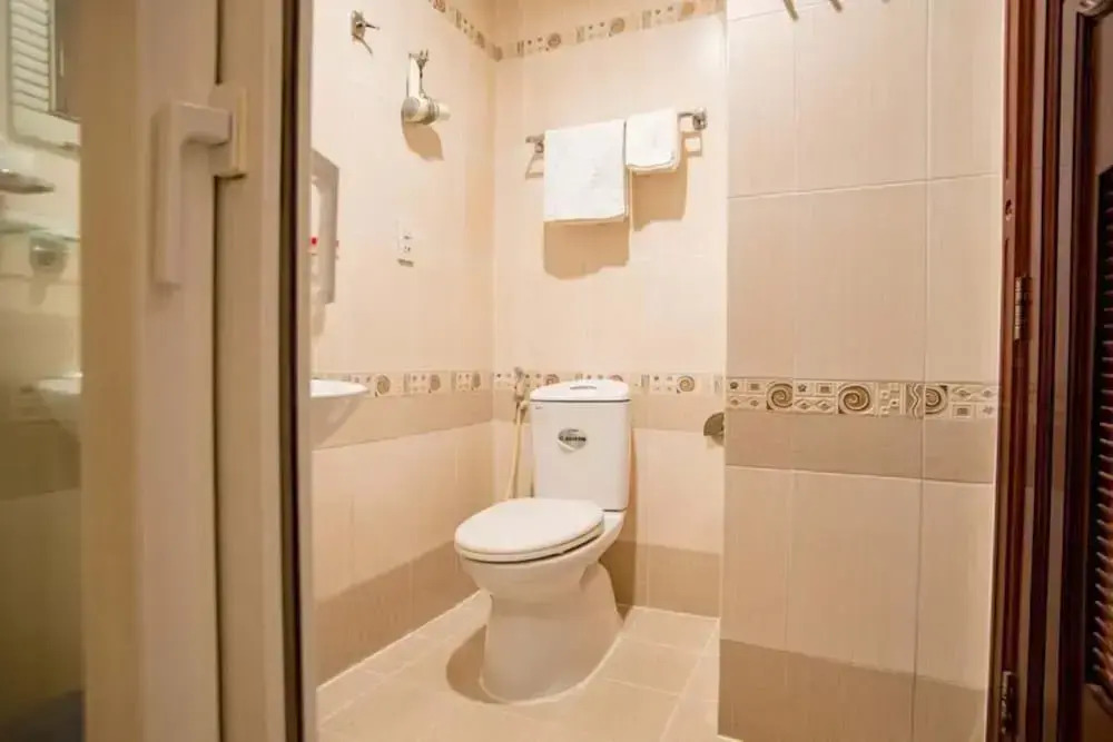Binh Hung Hotel