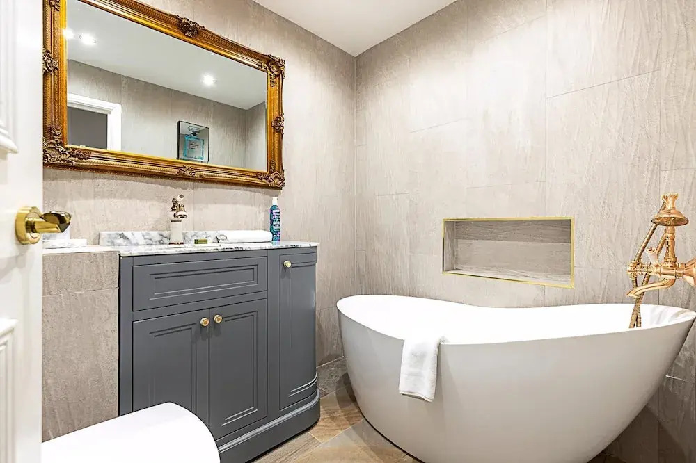 Spacious 4-bed House Near Liverpool St