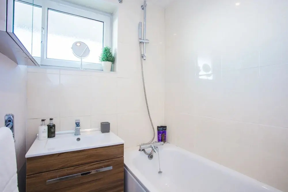 Quirky Urban Flat with Impressive Panoramic Views