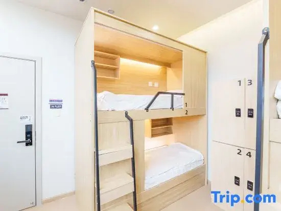 Sole Planet Youth Hostel (Hangzhou West Lake Houchaomen Subway Station Branch)