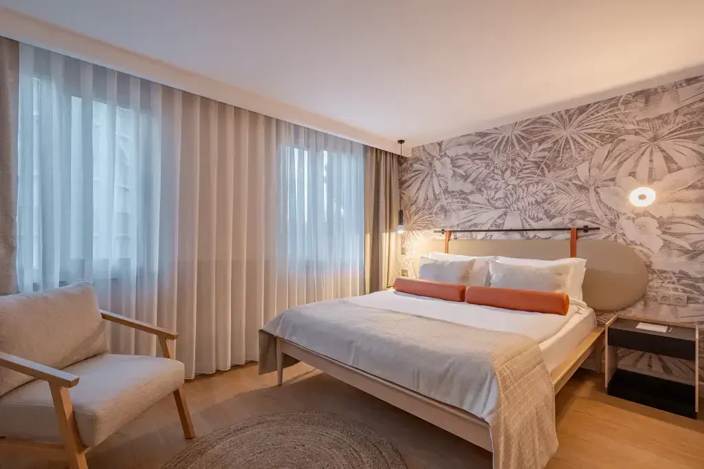 Oli Hotel and Suites