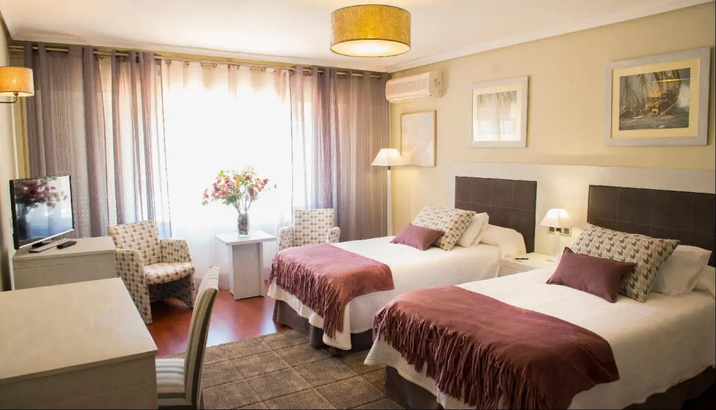 Tryp Nayade