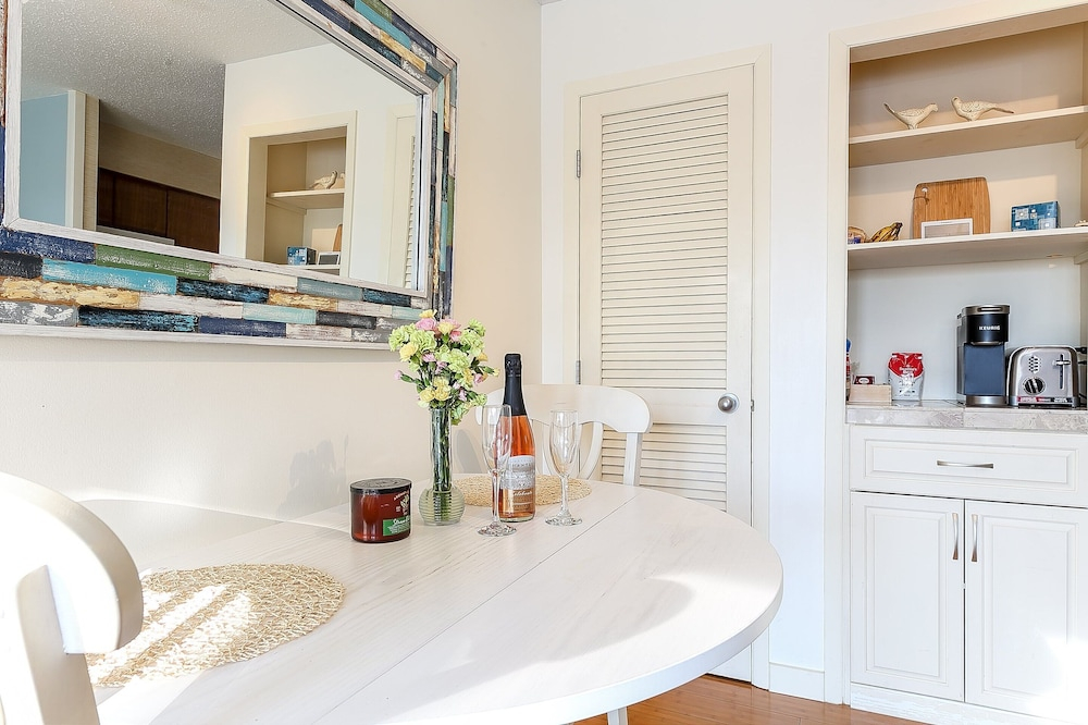 Lovely Beachside Studio 5679
