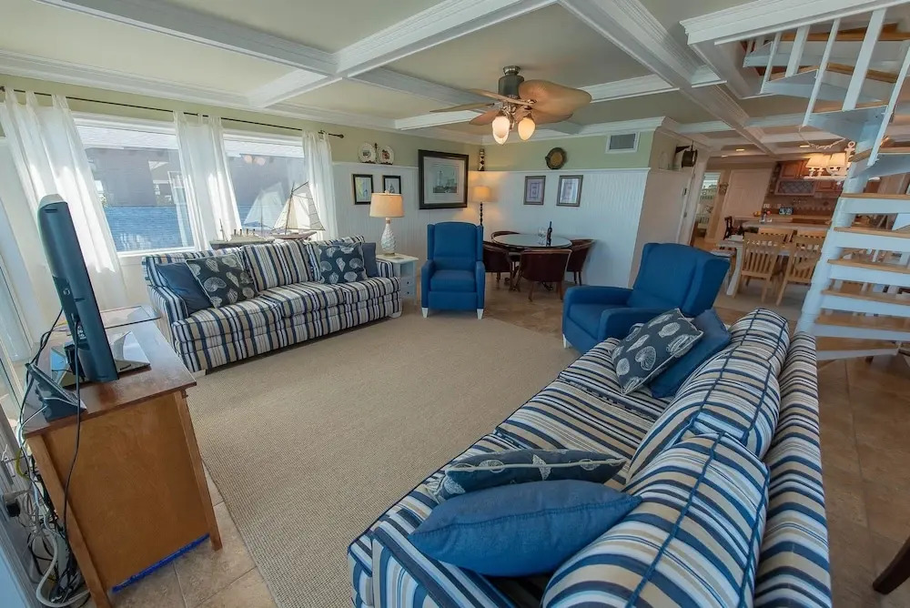 Seaside Apartment 3