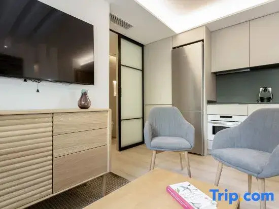 Stylish 1-Bedroom Apartment in Bernabéu. Concha Espina II