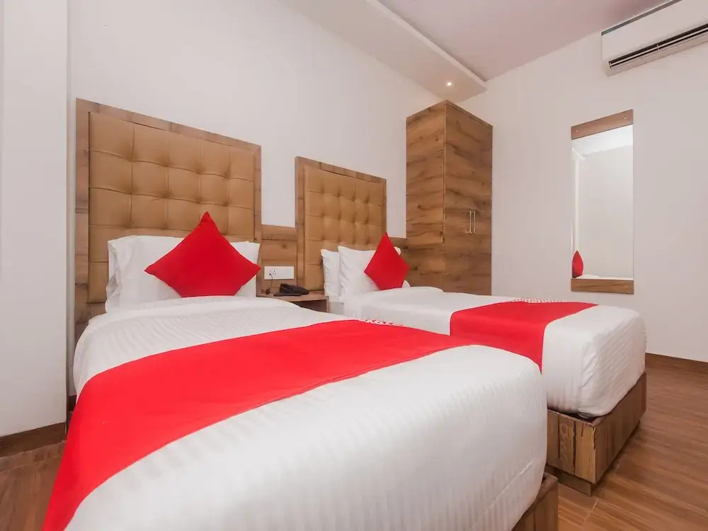 Отель Pearl BKC Inn