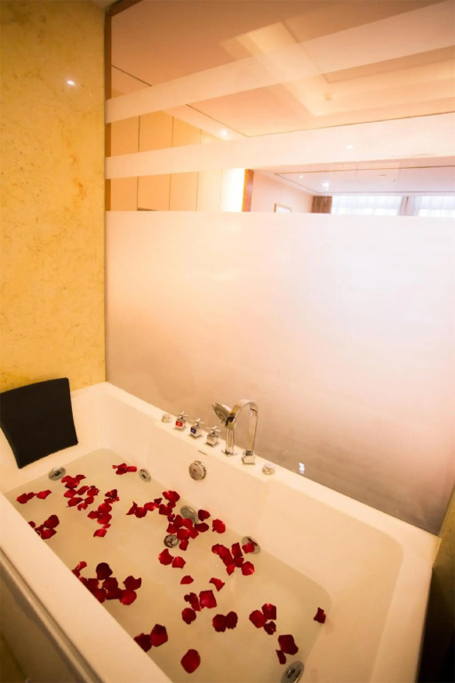 Dongting Hotel