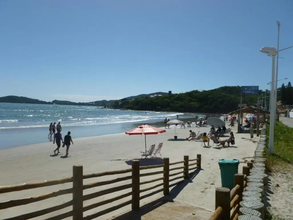 043 - Apto aconchegante na praia de Bombas