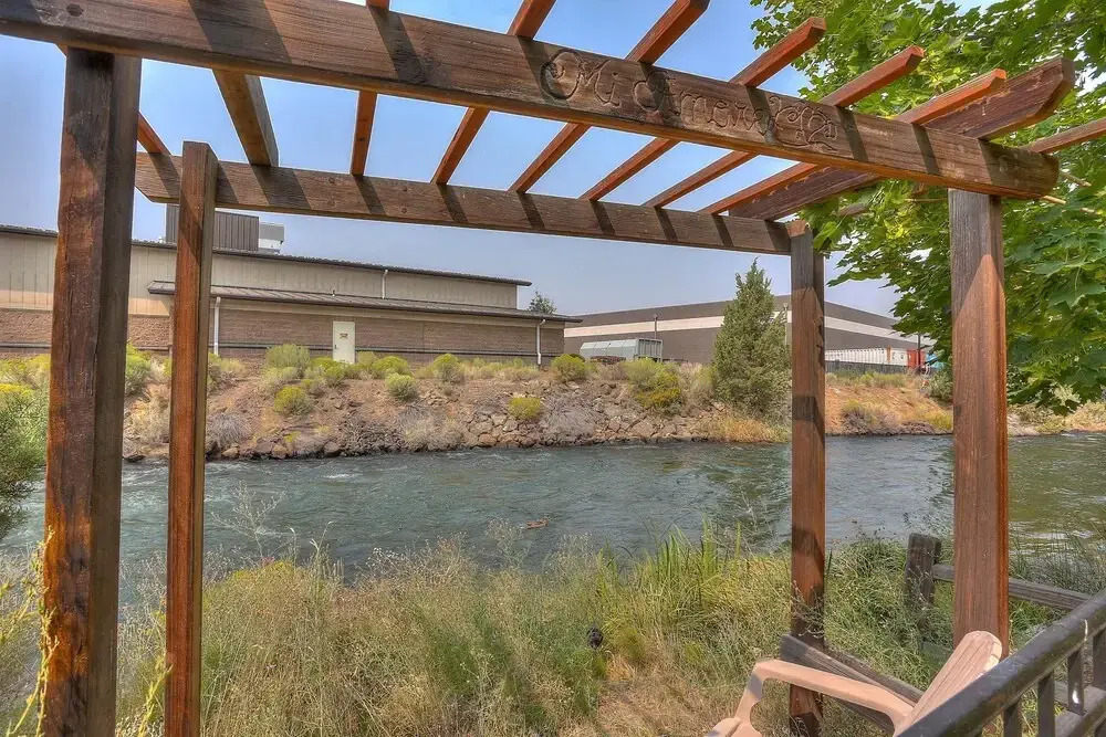 Earth Water Fire 30 Day Minimum 4 Bedroom Home by Redawning