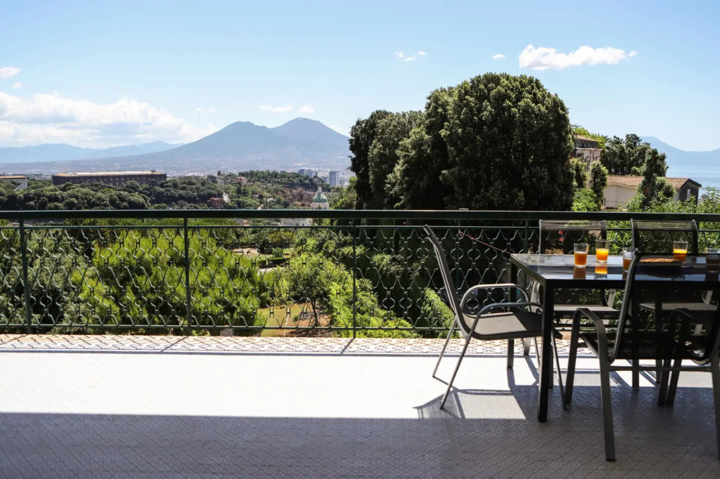 Appartamento con Terrazzo a Capodimonte