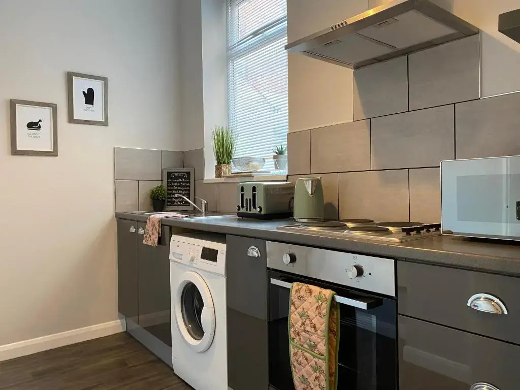 Blackpool Sleepover Apartment 1 Free Parking Sleeps 6