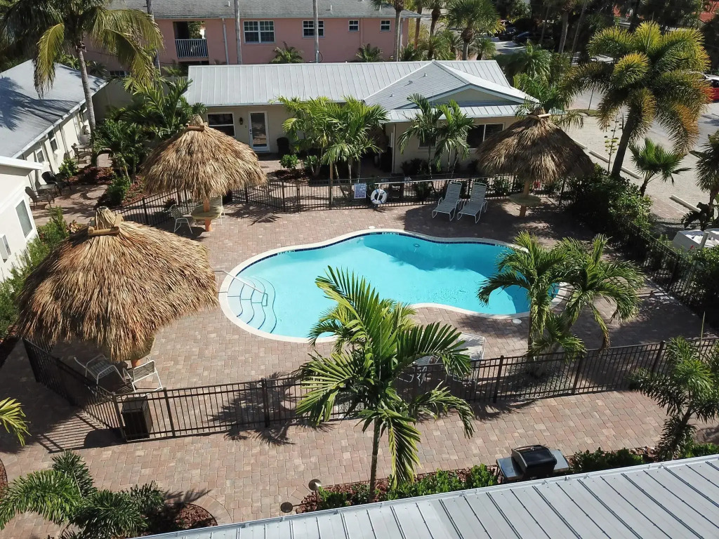 Twin Palms at Siesta
