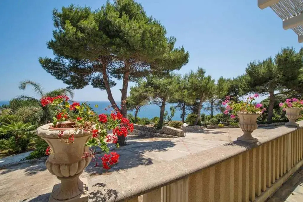 Villa Scarnera by BarbarHouse