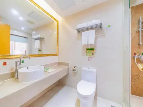 Vienna Hotel Shenzhen Shiyan Bus Station