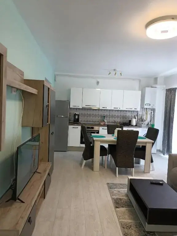 Apartament încântător cu terasa și cada cu jeturi!