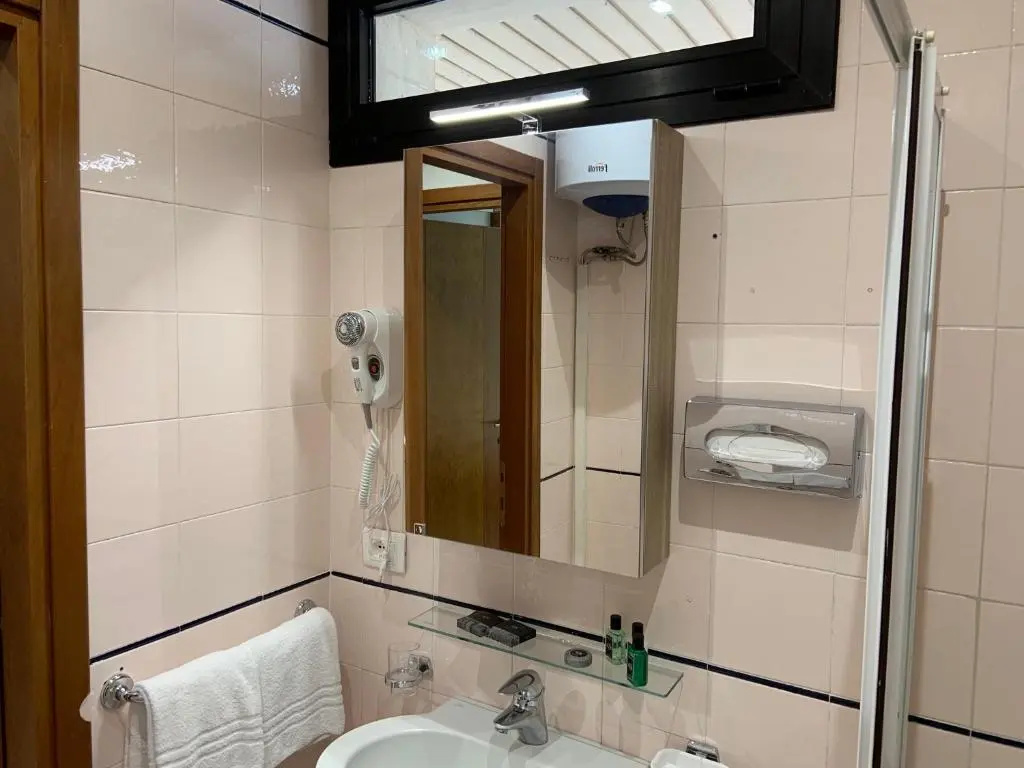 Suites Marilia Apartments Pool Side - Suite Livorno Holiday Home Group