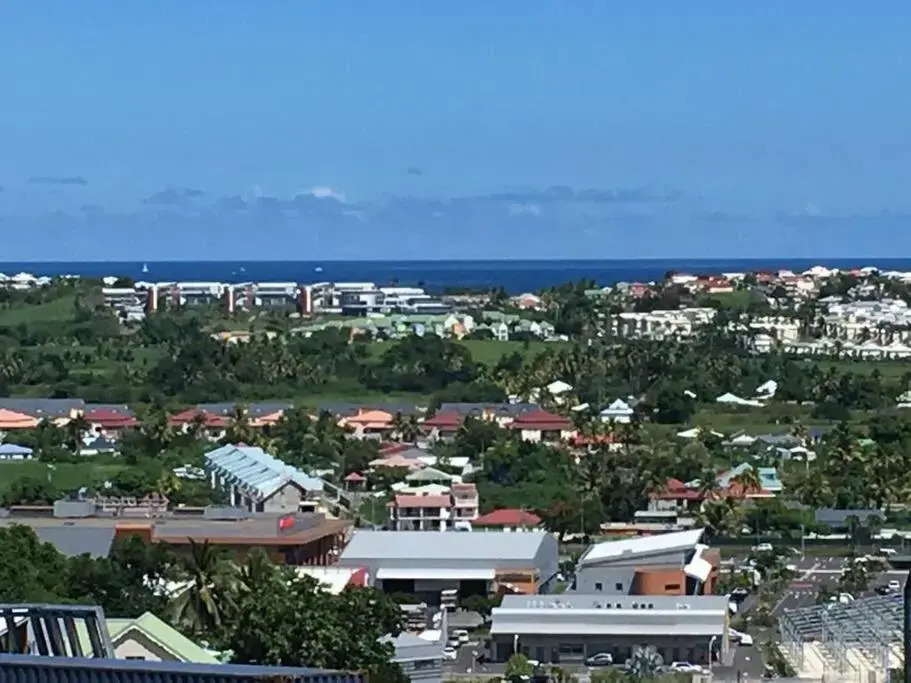 Très beau studio calme, vue mer.