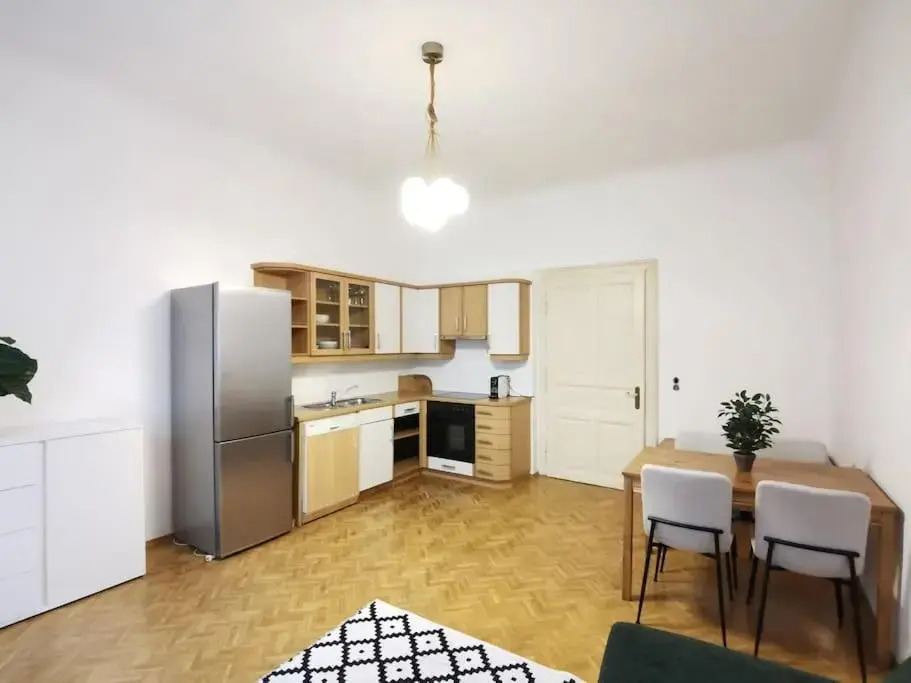 Modern & charming apartment with 2 bathrooms near city centre and main trainstation (Hauptbahnhof)