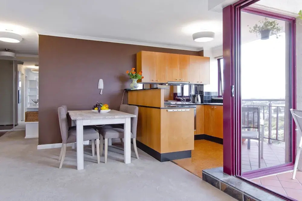 Expansive Views From Sydney 1 Bedroom Apartment