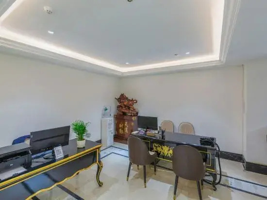 Hefei Guangfu Chenmao Hotel (High-tech Zone West Bus Station Subway Station)