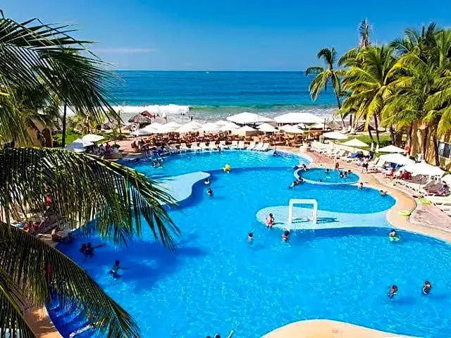 VILLA PARA 5P 4A 1M dentro del Hotel a un lado del Krystal IXTAPA Con Playa WiFi
