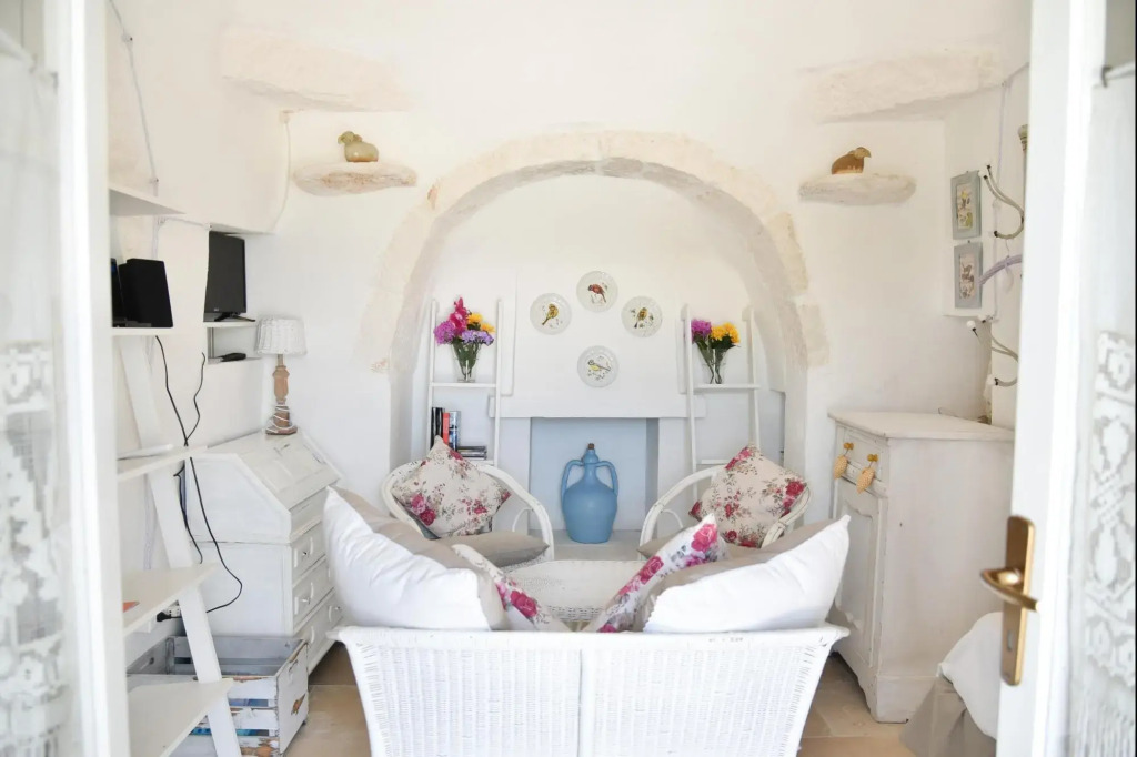 Trullo Albamarina with sea view Pool