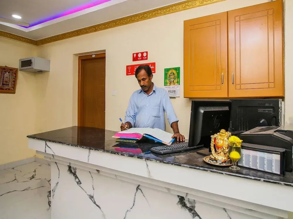 OYO 37776 Hotel Royal King