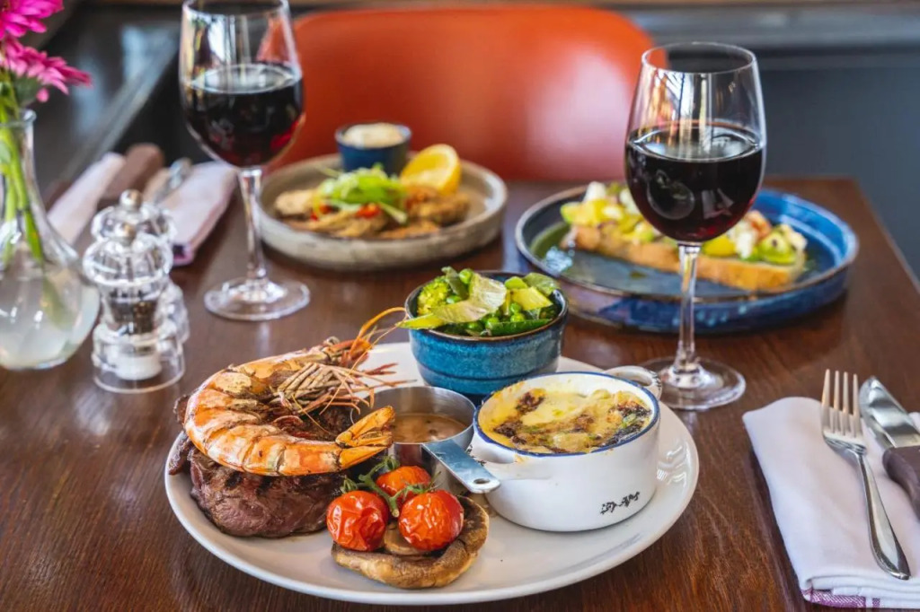 Harpers Steakhouse with Rooms, Southampton Swanwick Marina