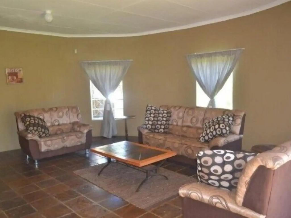 N4 Guest Lodge