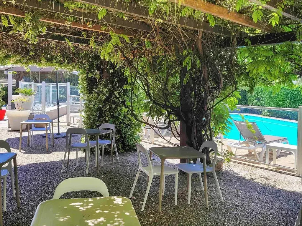 ibis Nîmes Ouest