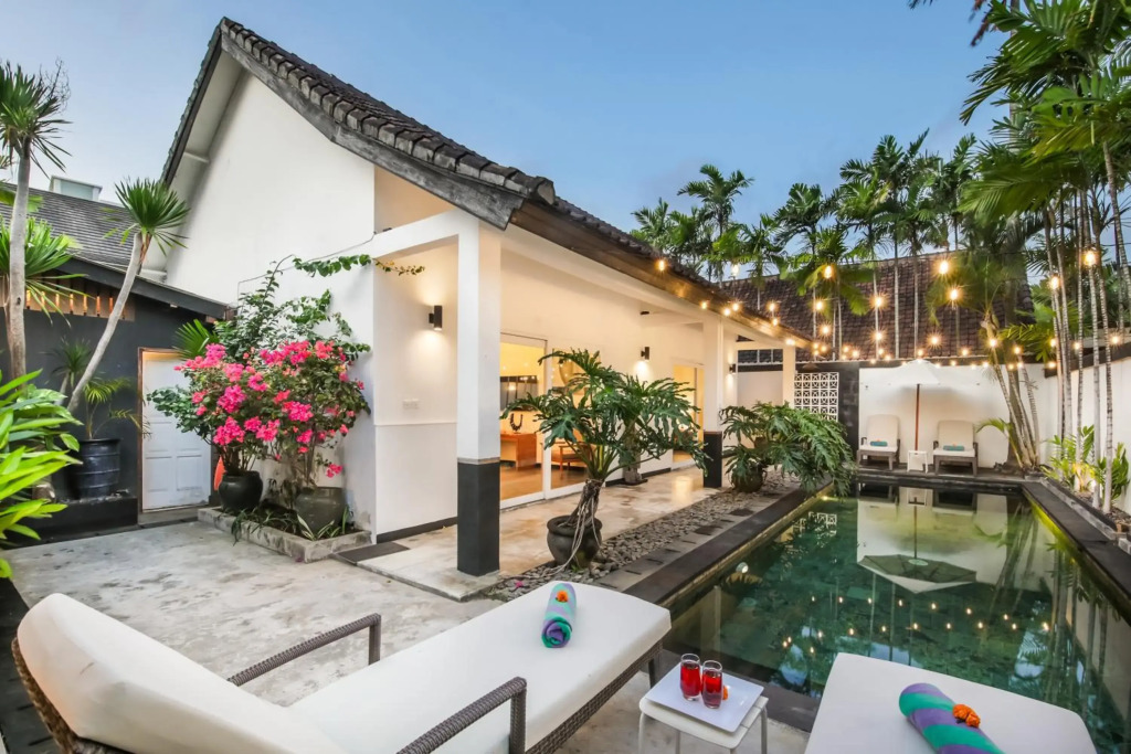 Villa Zebra Seminyak, 4BR private pool villa, Close to Potato Head