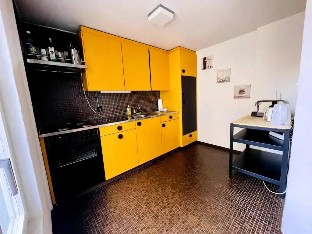 Newly Furnished Beautiful old Building Apartment in the Center With Apple TV